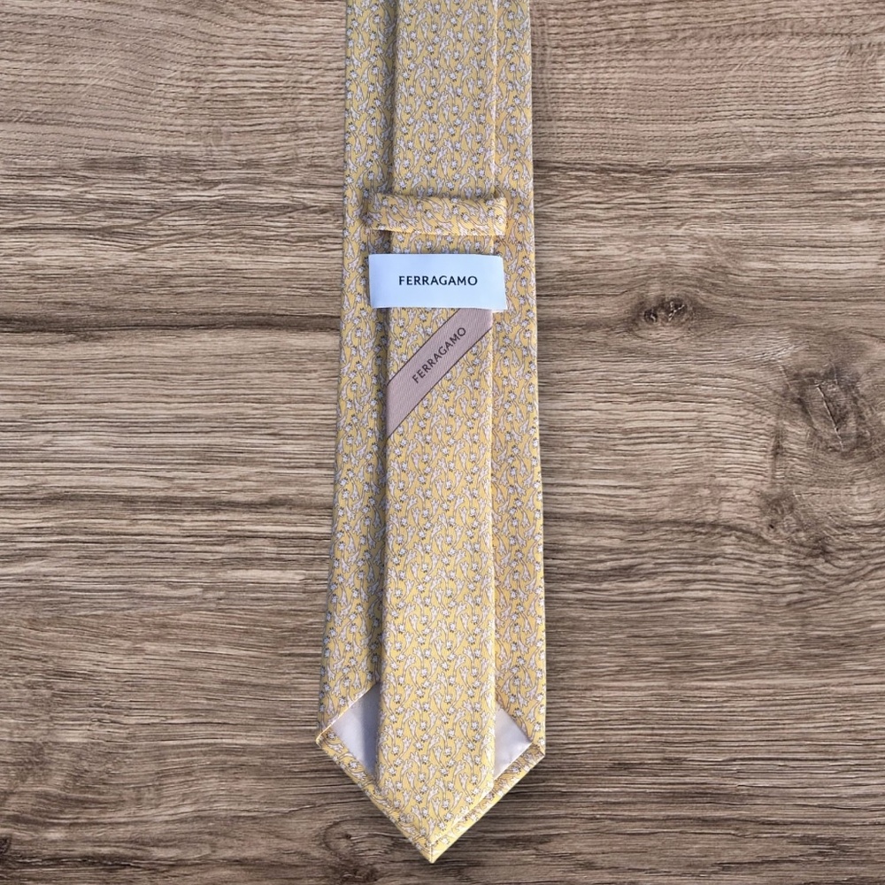 Ferragamo Giraffe-Print Silk Tie - Picture 3 of 16